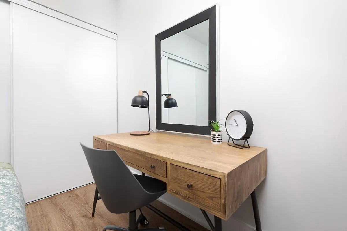 Perfect Condo Sleeps 4 Across From Cn Tower! Toronto Apartmán