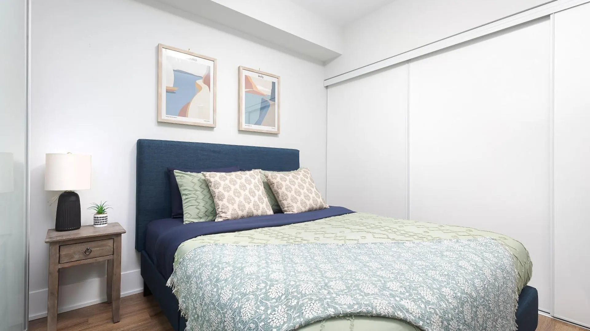Apartment Perfect Condo Sleeps 4 Across From Cn Tower! Toronto Canada