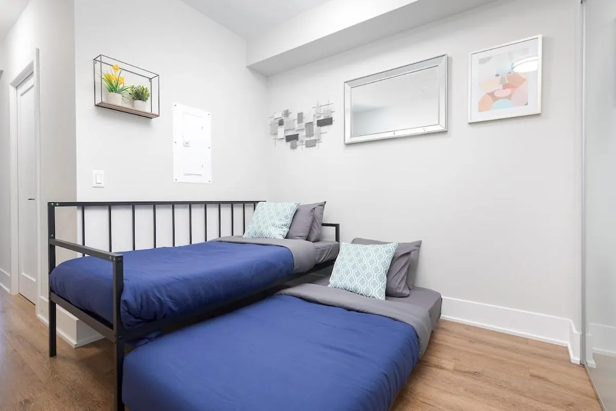 Perfect Condo Sleeps 4 Across From Cn Tower! Toronto
